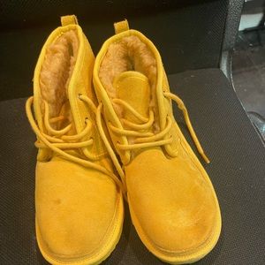 Boys or women uggs unique color